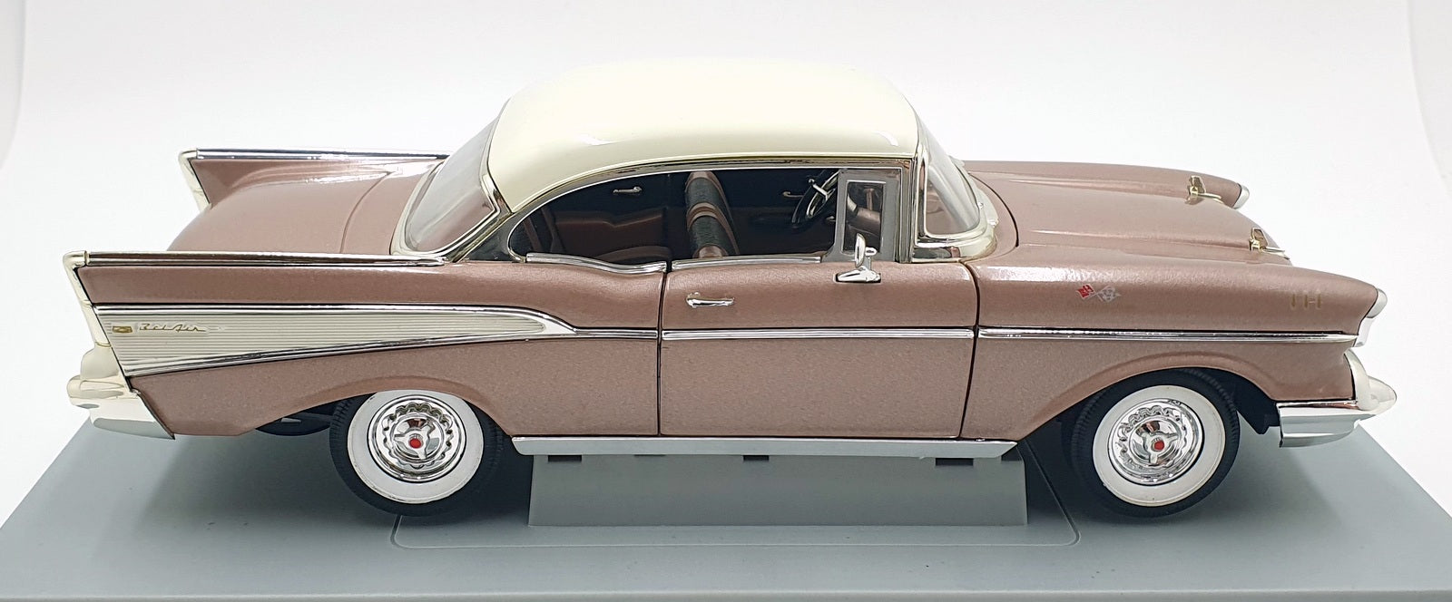 Ertl 1/18 Scale Diecast 7900 - 1957 Chevrolet Bel Air Fuelie - Pink