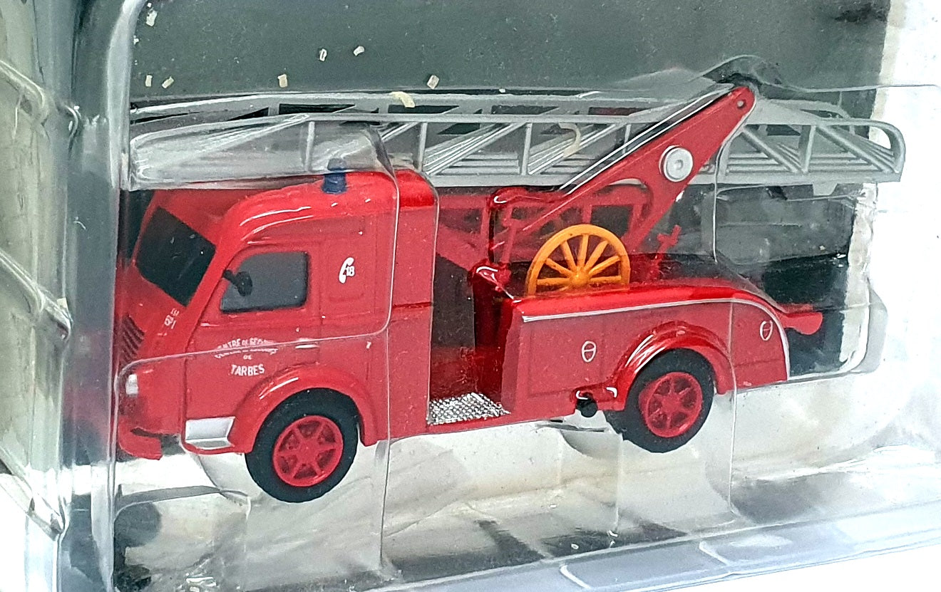 Del Prado 1/57 Scale FEN76 - 1957 EP Renault 2T5 Gugumus Fire Engine - Red