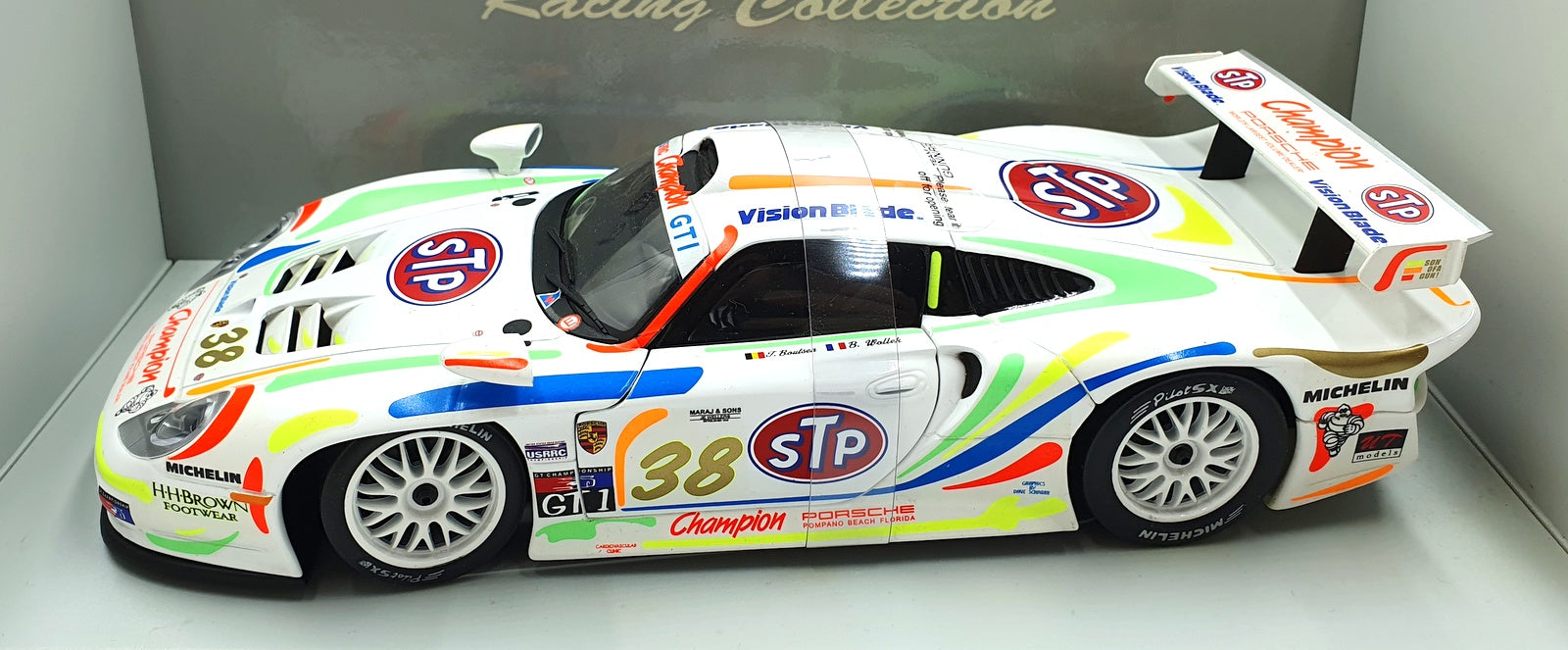 UT 1/18 Scale Diecast 39817 - 1998 Porsche 911 GT1 J. Boutsen/R. Kelleners STP
