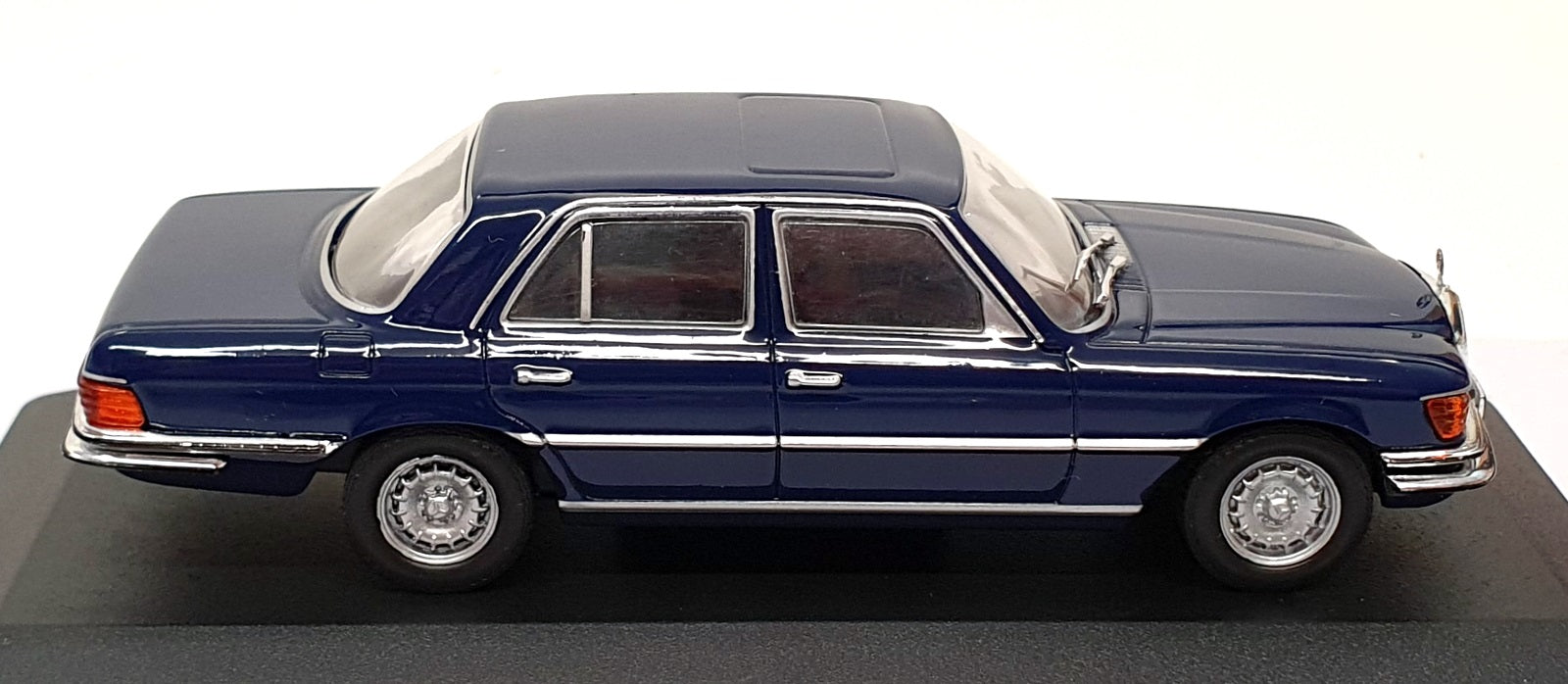 Altaya 1/43 Scale Diecast AT4321 - 1972 Mercedes Benz 280 SE - Blue
