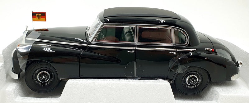 Norev 1/18 Scale Diecast 183707 - Mercedes-Benz 300 1955 Konrad Adenauer