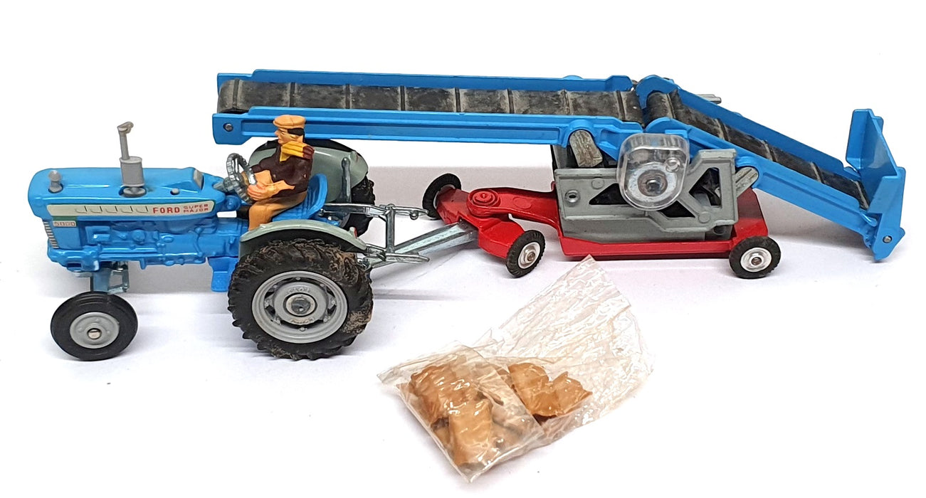 Corgi Toys Original No. 47 - Working Conveyor On Trailer + Ford Tractor & Driver