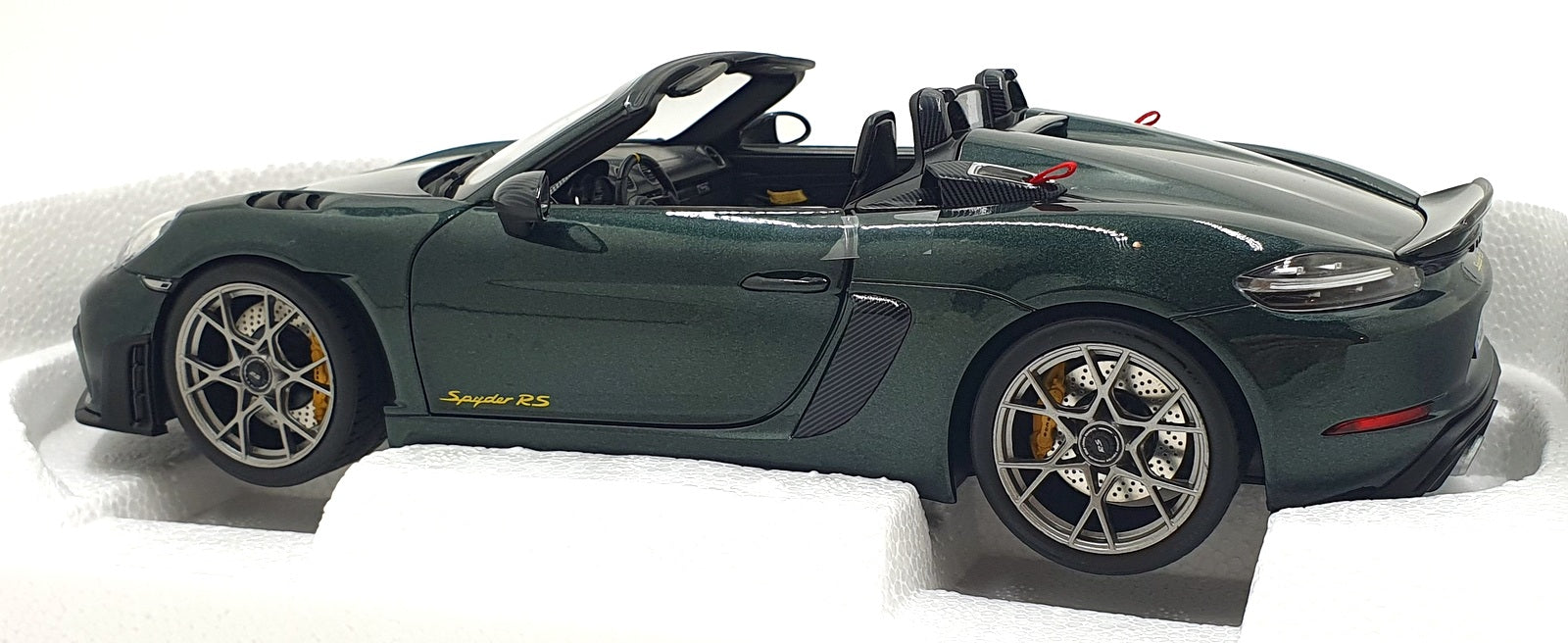 Norev 1/18 Scale Diecast 187272 - 2023 Porsche 718 Spyder RS - Met. Green