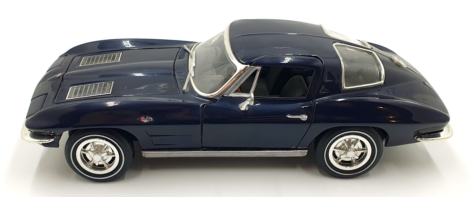 Ertl 1/18 Scale Diecast 14126X - 1963 Chevrolet Corvette - Blue