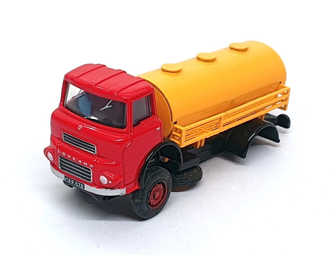 Base Toys 1/76 Scale LT-01 - Leyland Tanker Truck - Red/Yellow