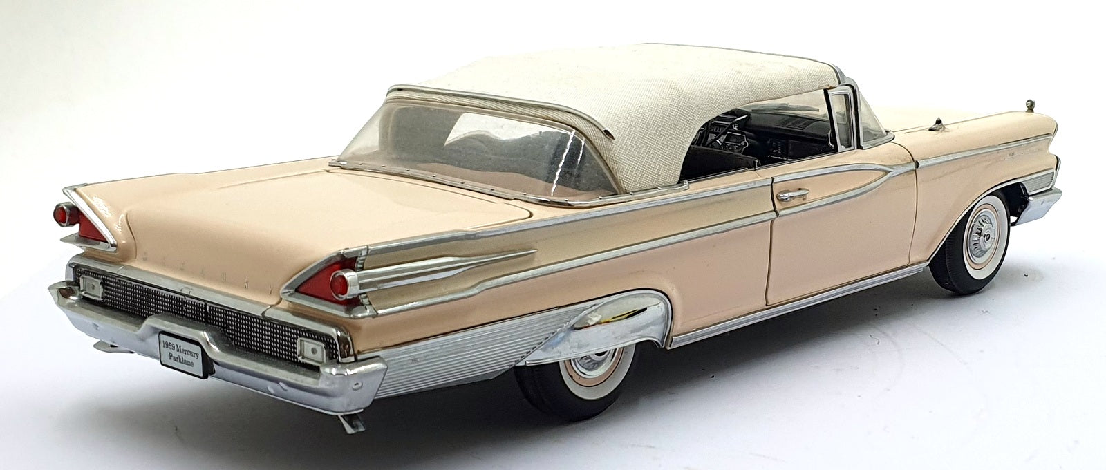 Sun Star 1/18 Scale Diecast 5165 1959 Mercury Park Lane Closed Convertible Pink