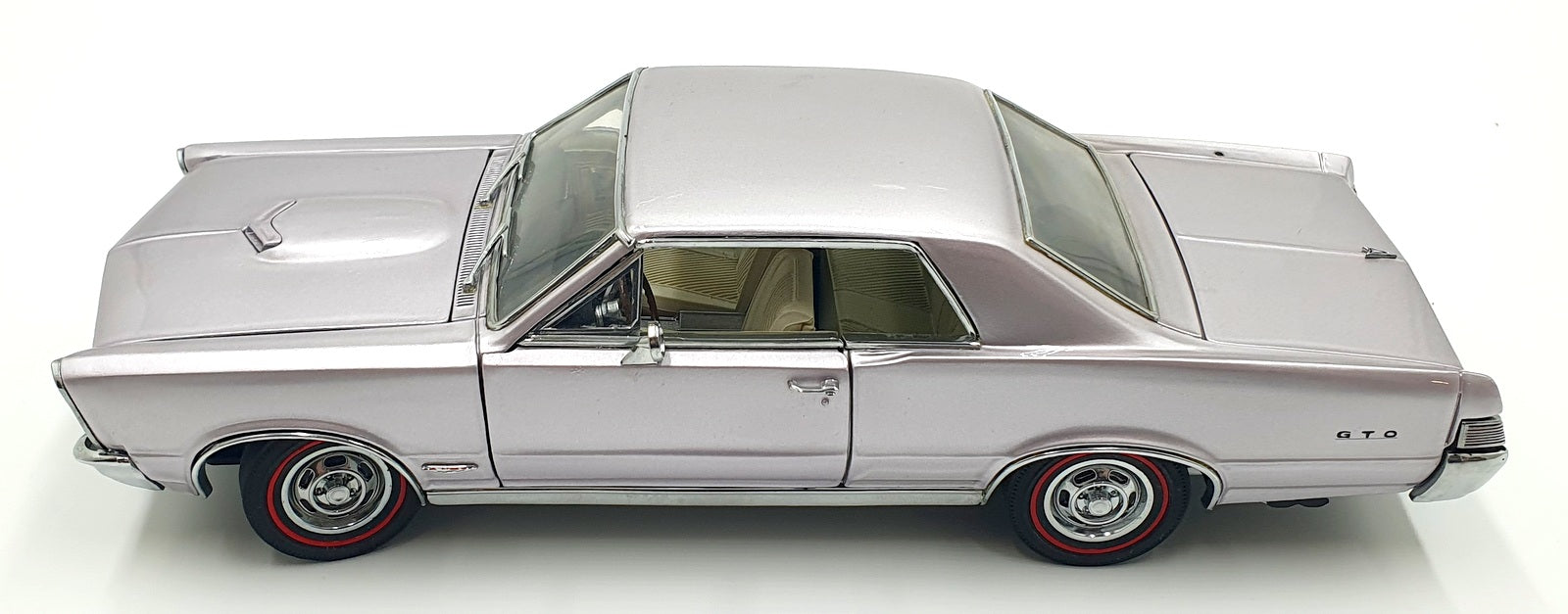 Danbury Mint 1/24 Scale DM1965V - 1965 Pontiac GTO - Met Lillac