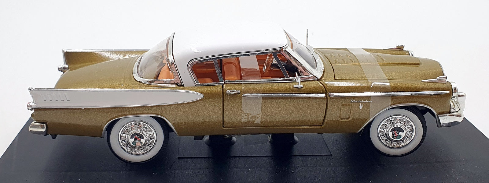 Signature Models 1/32 Scale Diecast 32399 - 1957 Studebaker Hawk - Gold