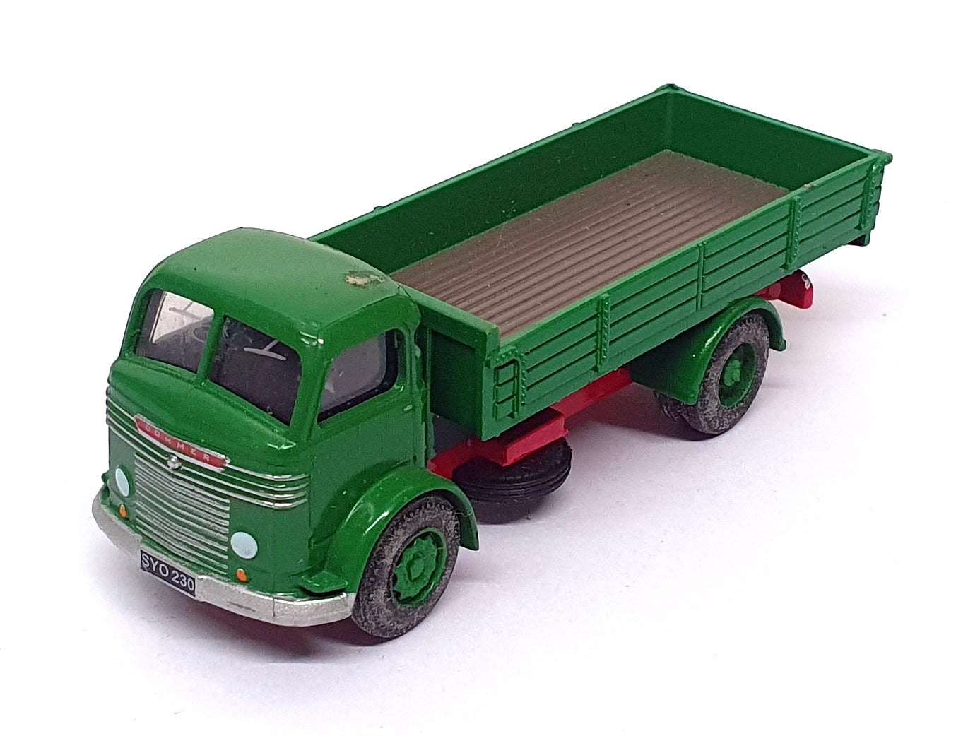 Base Toys 1/76 Scale Diecast LC-02 - Commer Dropside Truck - Green