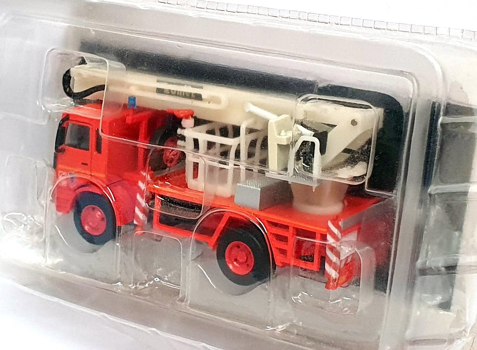 Del Prado 1/50 Scale FEN77 - 1995 CBEA 18m Renault Fire Engine - Red