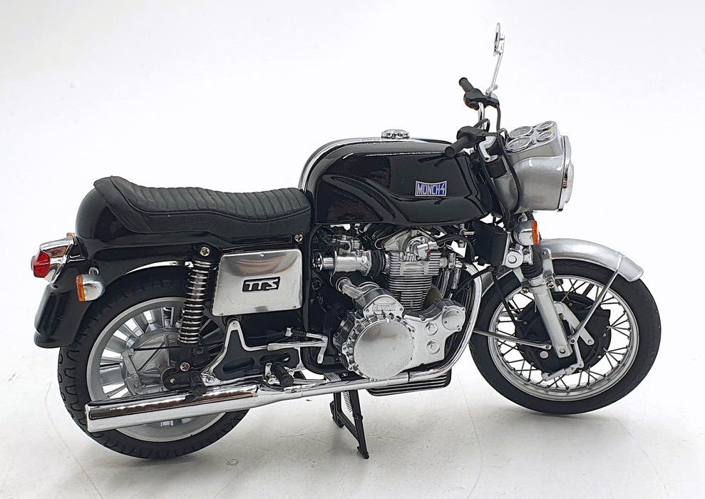 Minichamps 1/12 Scale 122 011000 - 1966 Munch Mummut 4 TTS - Black/Silver