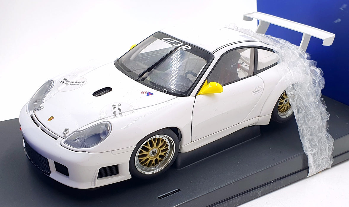 Autoart 1/18 Scale Diecast 77821 - Porsche 911 GT3R - White