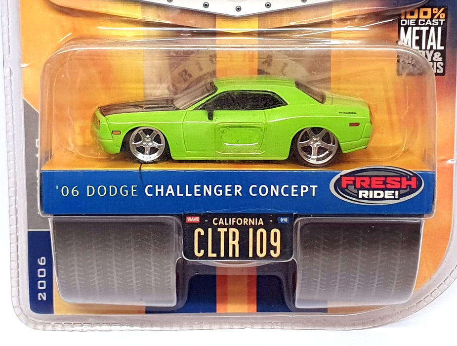 Jada Toys 1/64 Scale 12006 - 2006 Dodge Challenger Concept - Green/Black