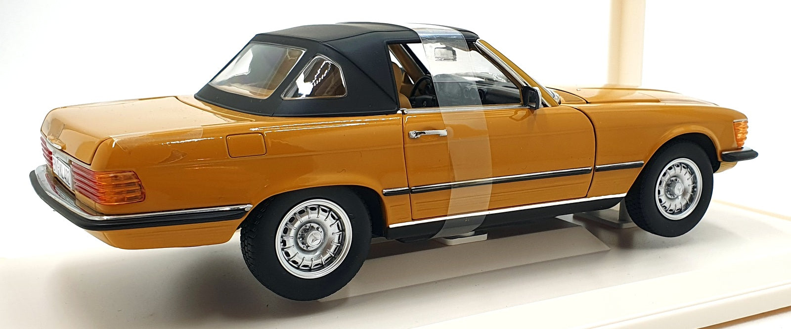 Norev 1/18 Scale 183873 - 1975 Mercedes Benz 450 SL - Cayenne Orange
