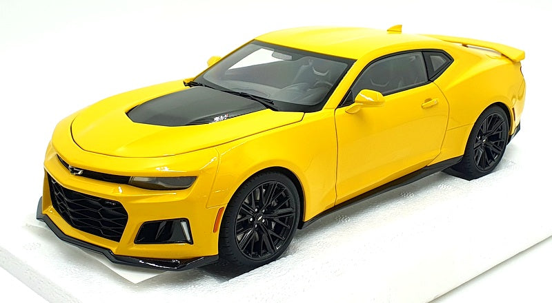 Autoart 1/18 Scale 71205 - Chevrolet Camaro ZL1 - Bright Yellow
