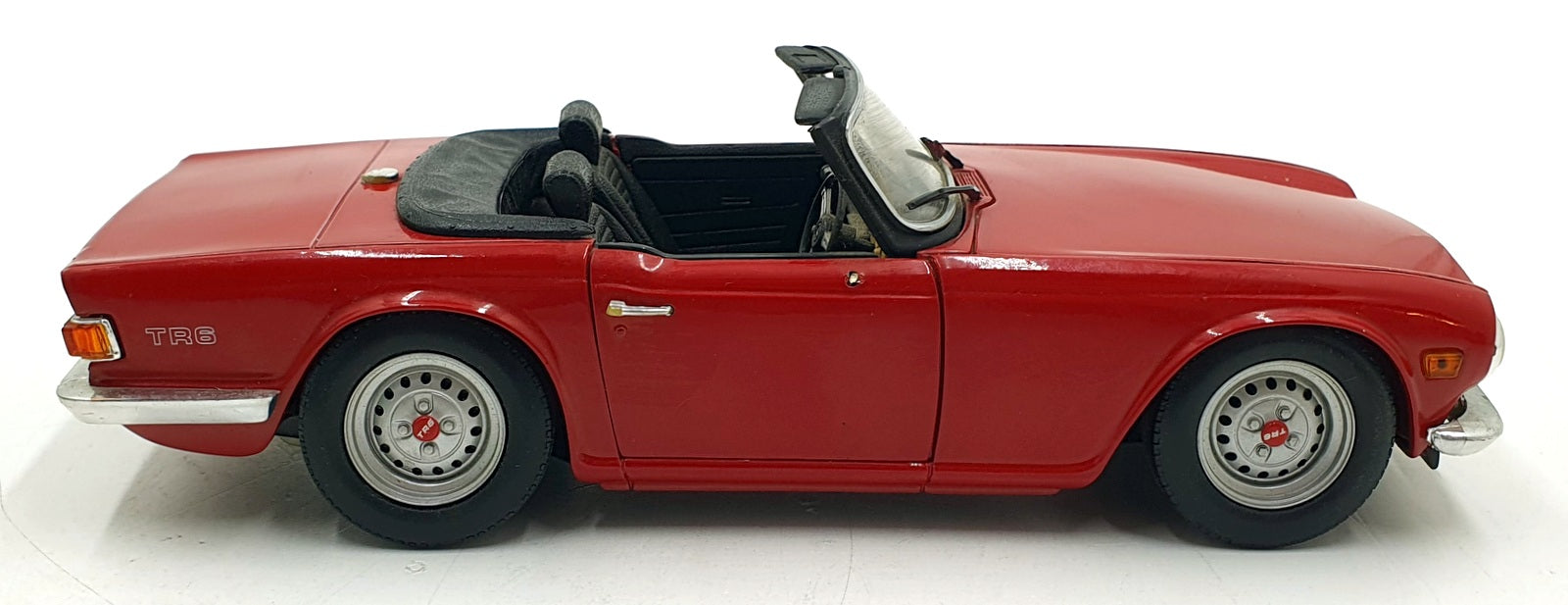 Britains 1/18 Scale Diecast 7884 - Triumph TR6 - Red