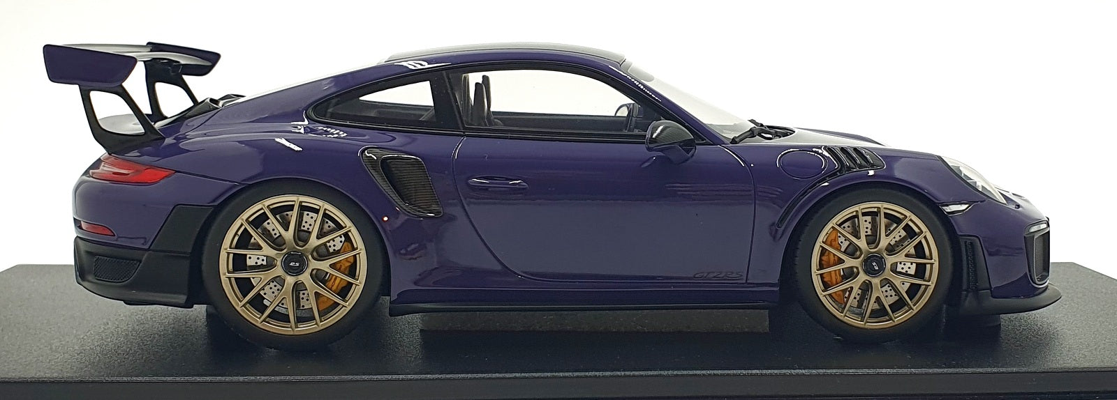 GT Spirit 1/18 Scale Resin GT926 - Porsche 911 (991.2) GT2 RS - Purple