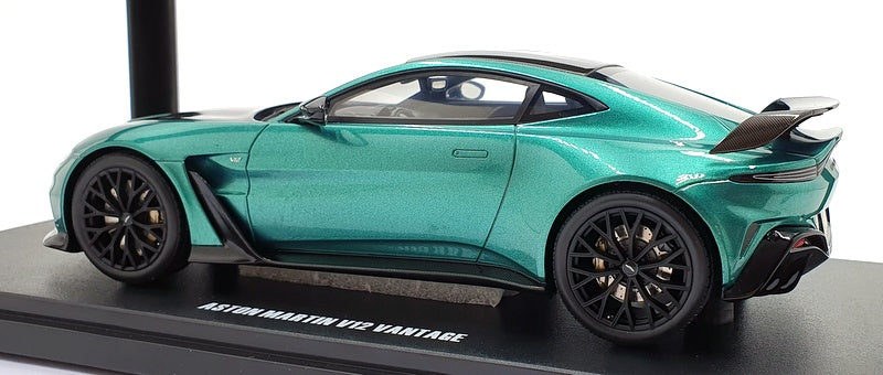 GT Spirit 1/18 Scale Resin GT922 - Aston Martin V12 Vantage - Racing Green