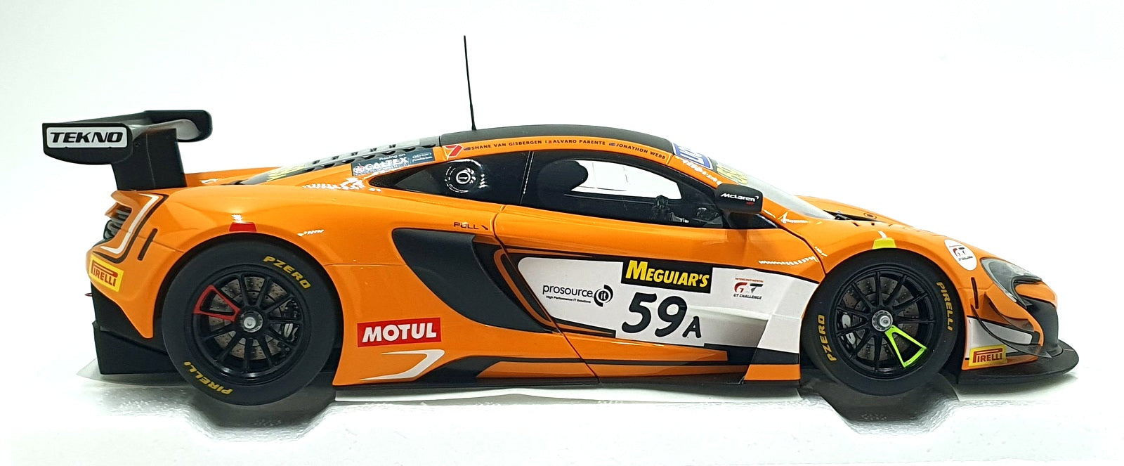 Autoart 1/18 Scale 81643 - McLaren 650S GT3 #59A Bathurst 12 Hr 1st 2016