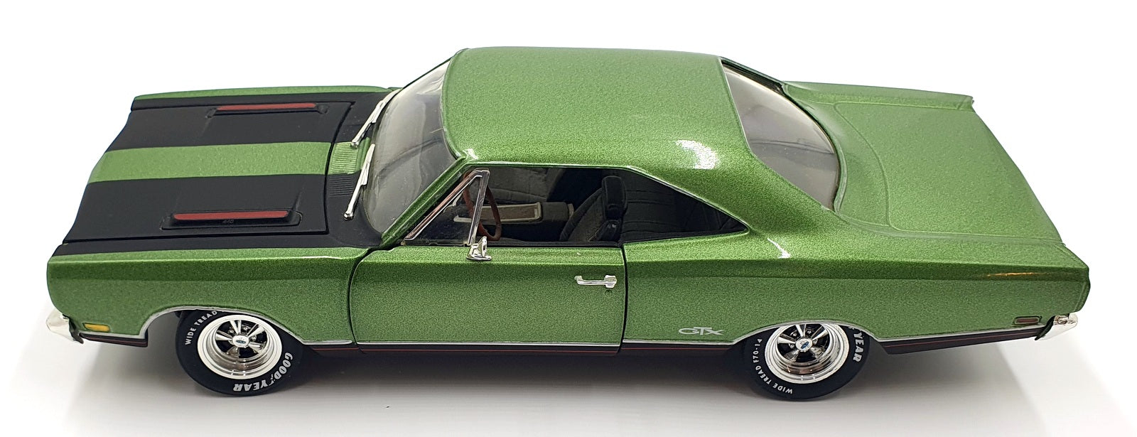 Ertl 1/18 Scale Diecast 14126F - 1969 Plymouth GTX 440 - Green/Black