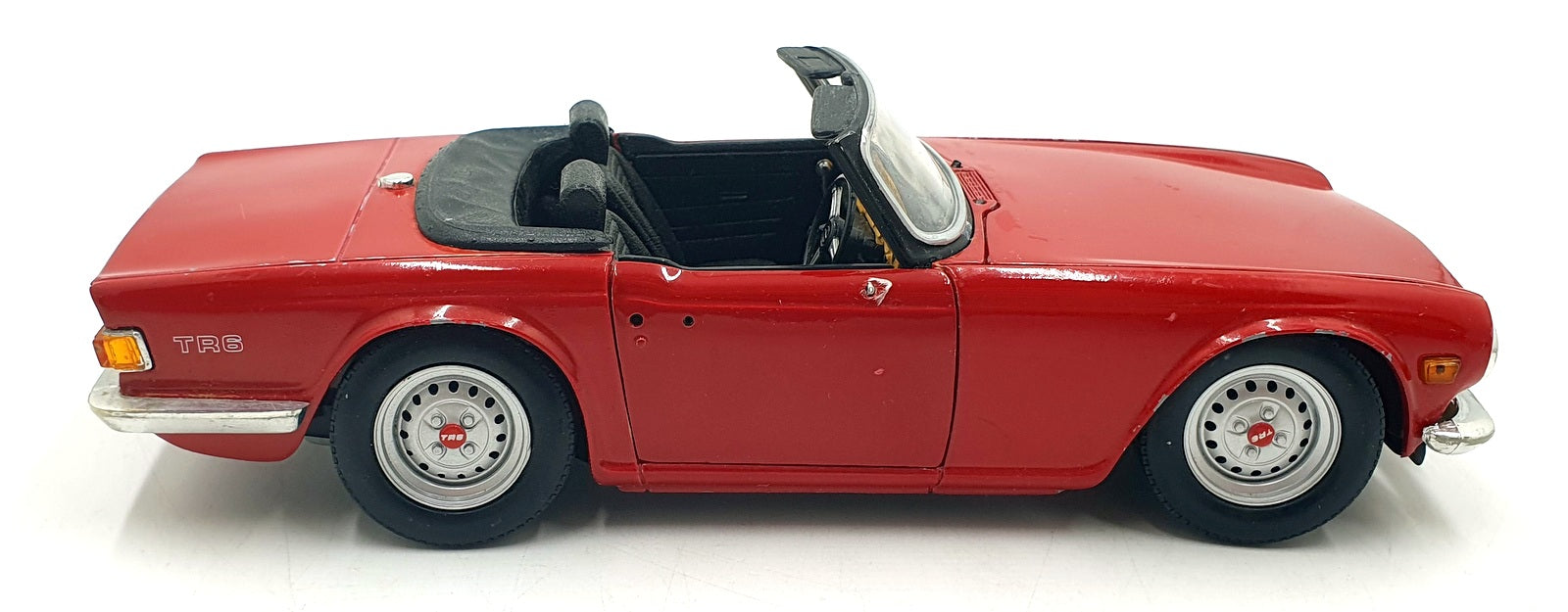 Ertl 1/18 Scale Diecast 22426U - 1974 Triumph TR6 - Red