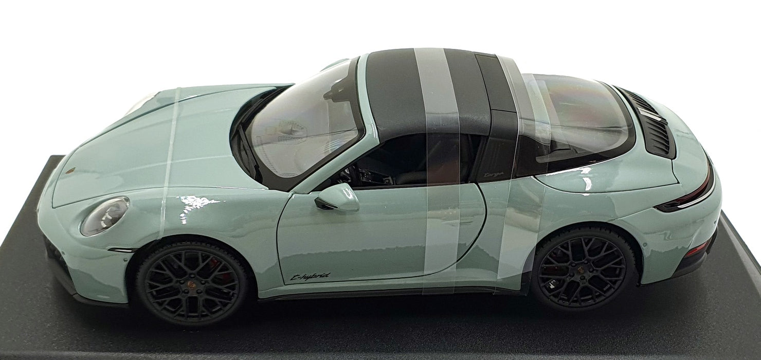 Maisto 1/18 Scale Diecast 31470 - Porsche 911 Targa 4 GTS (992.2) - Lt. Green