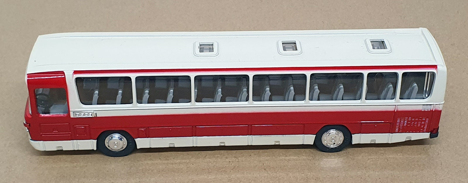 Schuco 1/66 Scale 317916 - Mercedes Benz Omnibus 0 303 - Red/White