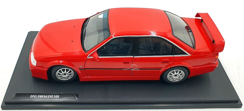 Solido 1/18 Scale Diecast S1809704 - Opel Omega EVO500 1990 - Red