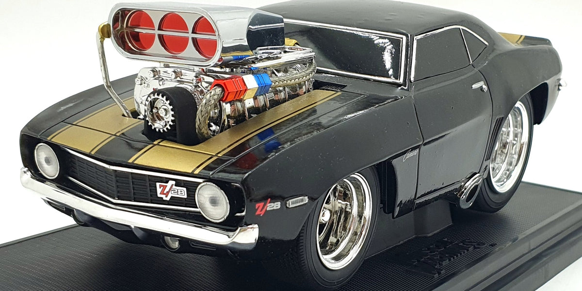 Muscle Machines 1/18 Scale 71165 - 1969 Chevrolet Camaro with