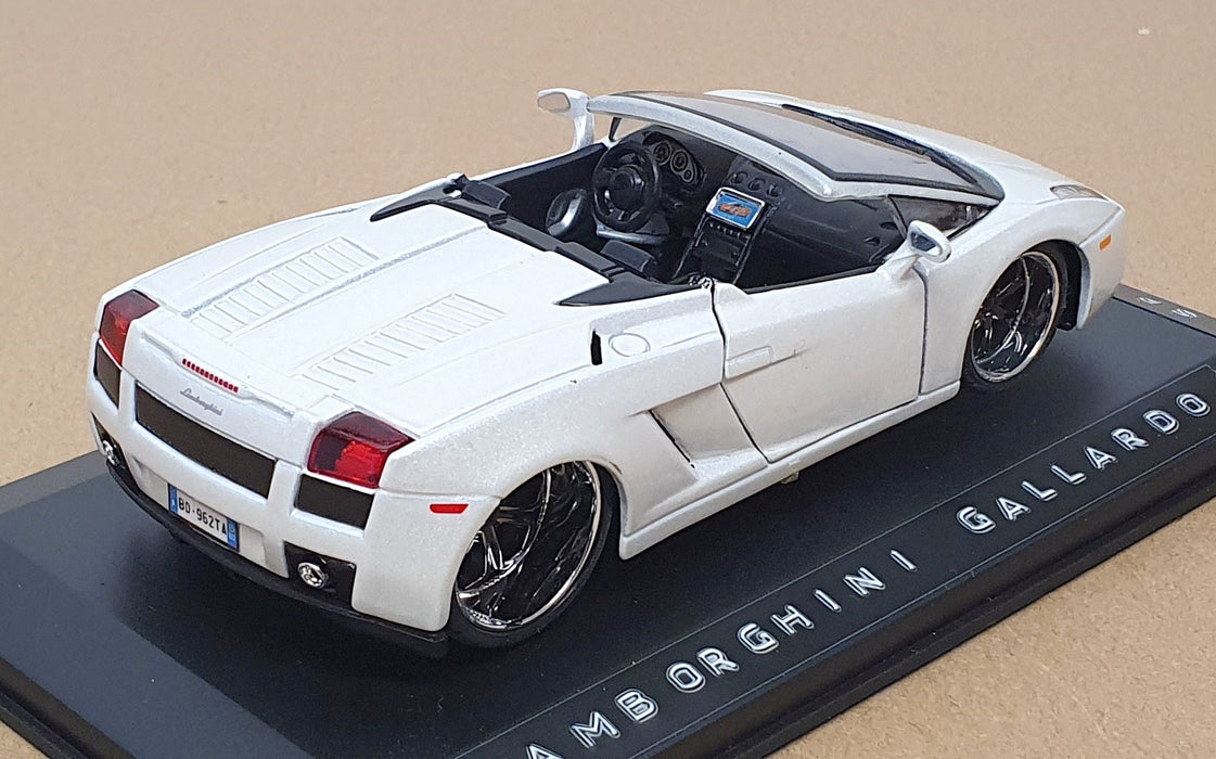 Burago 1/32 Scale 18-42000 - Lamborghini Gallardo Spyder - White