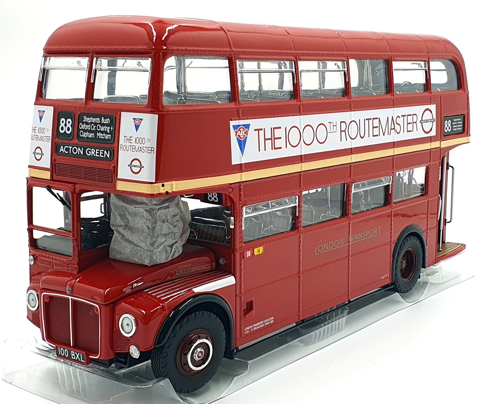 Sun Star 1/24 Scale 2943 - AEC Routemaster London Bus R88 Acton Green RM1000
