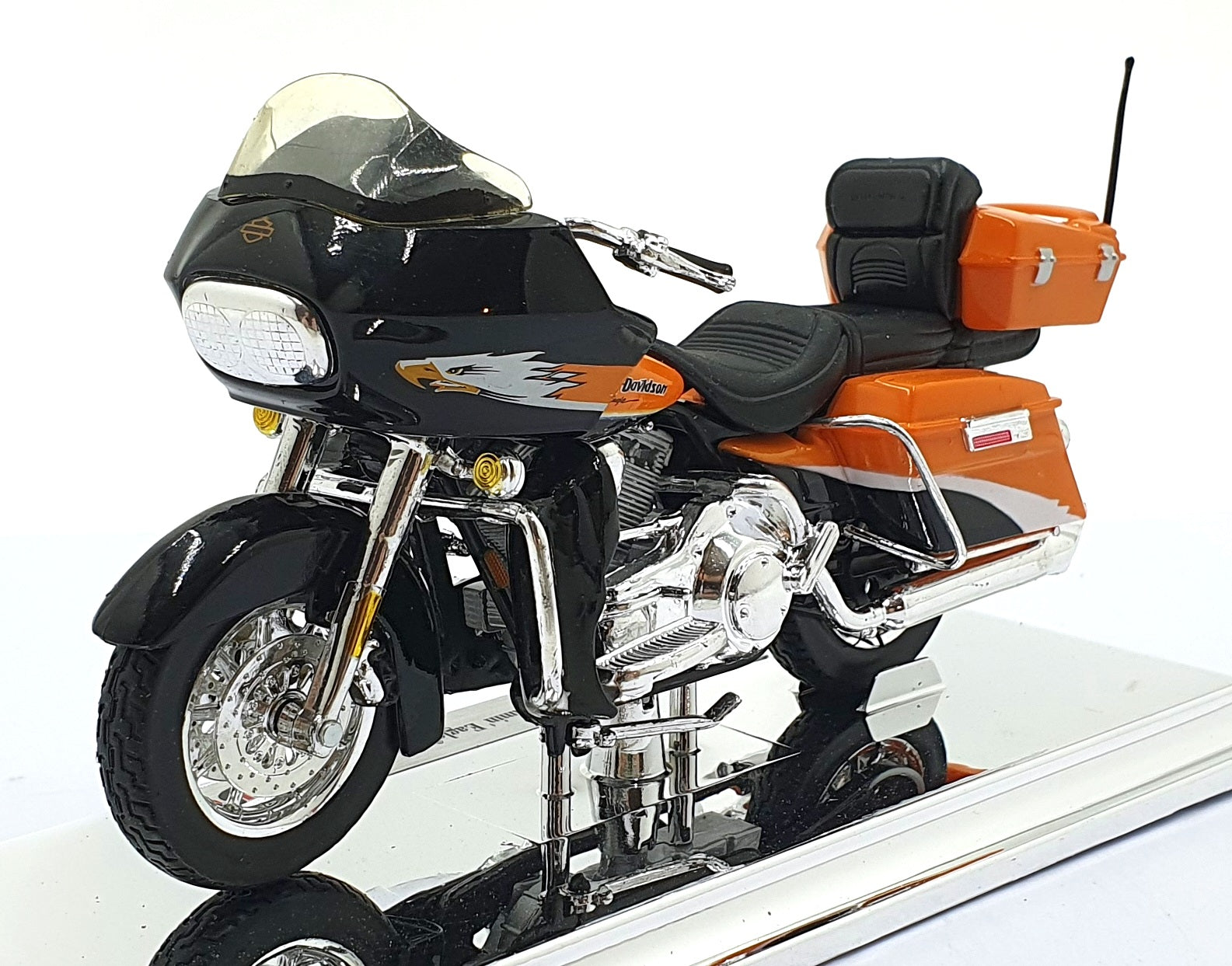 Maisto 1/18 Scale 39739 - Harley Davidson FLTRSEI2 Screamin' Eagle Road Glide