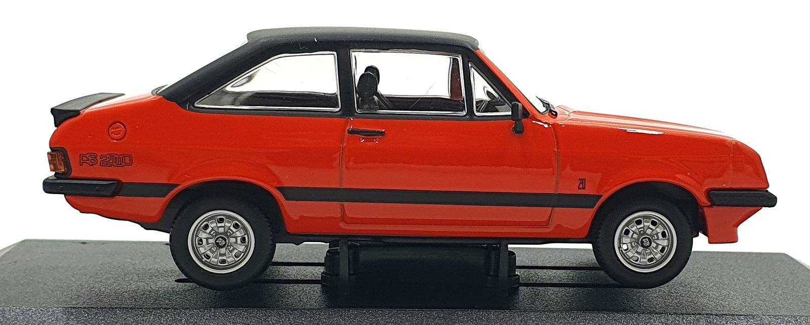 Vanguards 1/43 Scale VA14910 - Ford Escort Mk2 RS2000 - Red