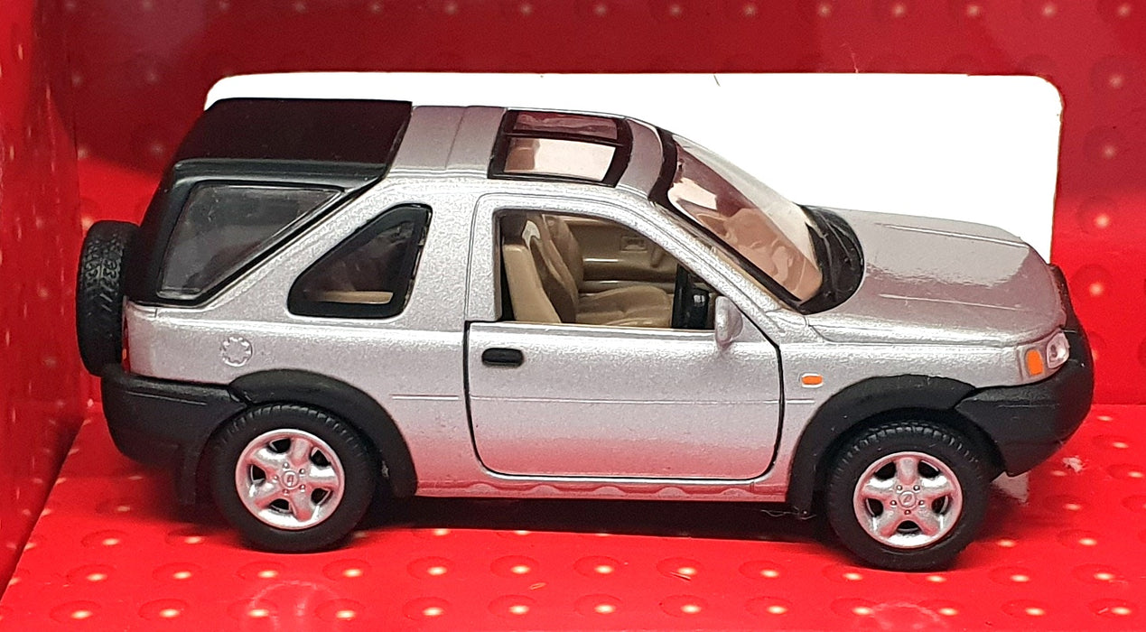 Cararama 1/43 Scale Diecast CARA34 - Land Rover Freelander - Silver