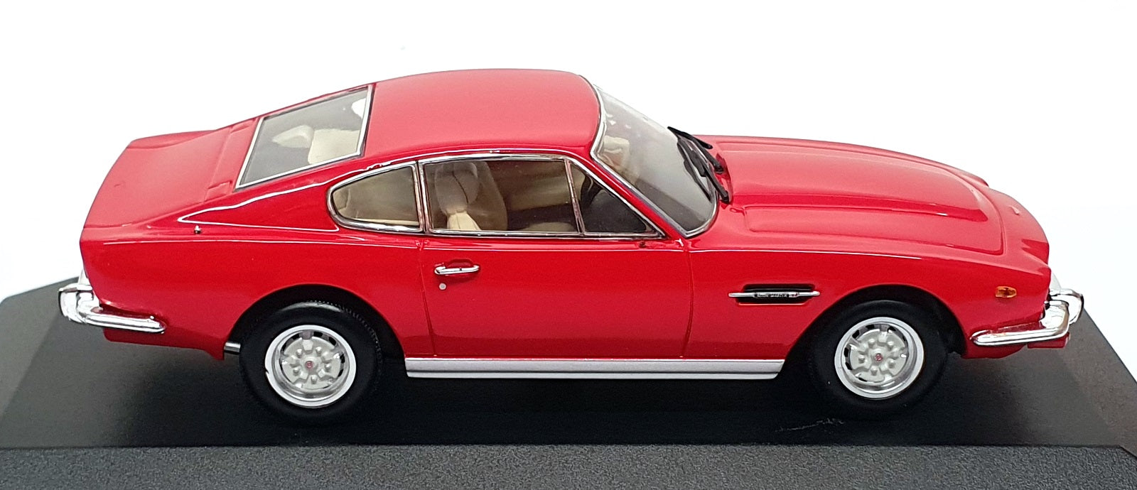 Minichamps 1/43 Scale 400 137721 - 1987 Aston Martin V8 Coupe - Red