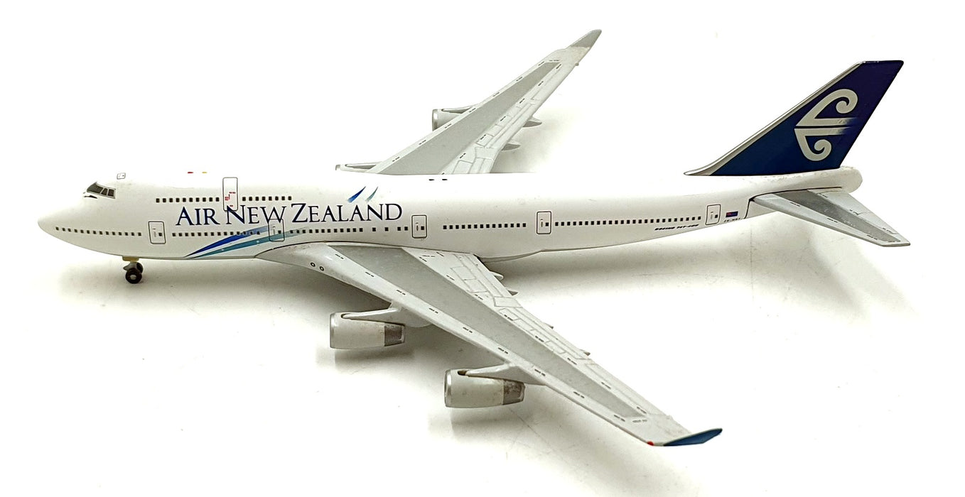 Gemini Jets 1/400 Scale GJANZ067 - Air New Zealand Boeing 747-400 Aircraft