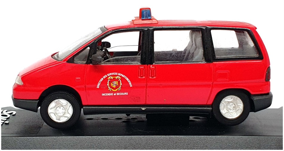 Solido 1/43 Scale Diecast 1540 - Peugeot 806 Ambulance - Red