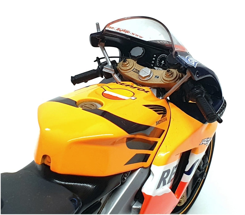 Minichamps 1/12 Scale 122 027111 - Honda RC211V Repsol Ukawa MotoGP 2002