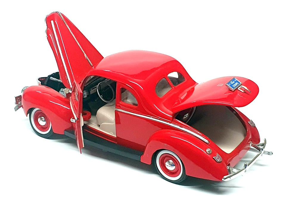 Motor Max 1/18 Scale Diecast 27623H - 1940 Ford Sedan - Red