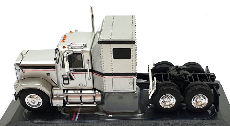 Ixo 1/64 Scale U64TR004 - 1980 GMC General - Silver