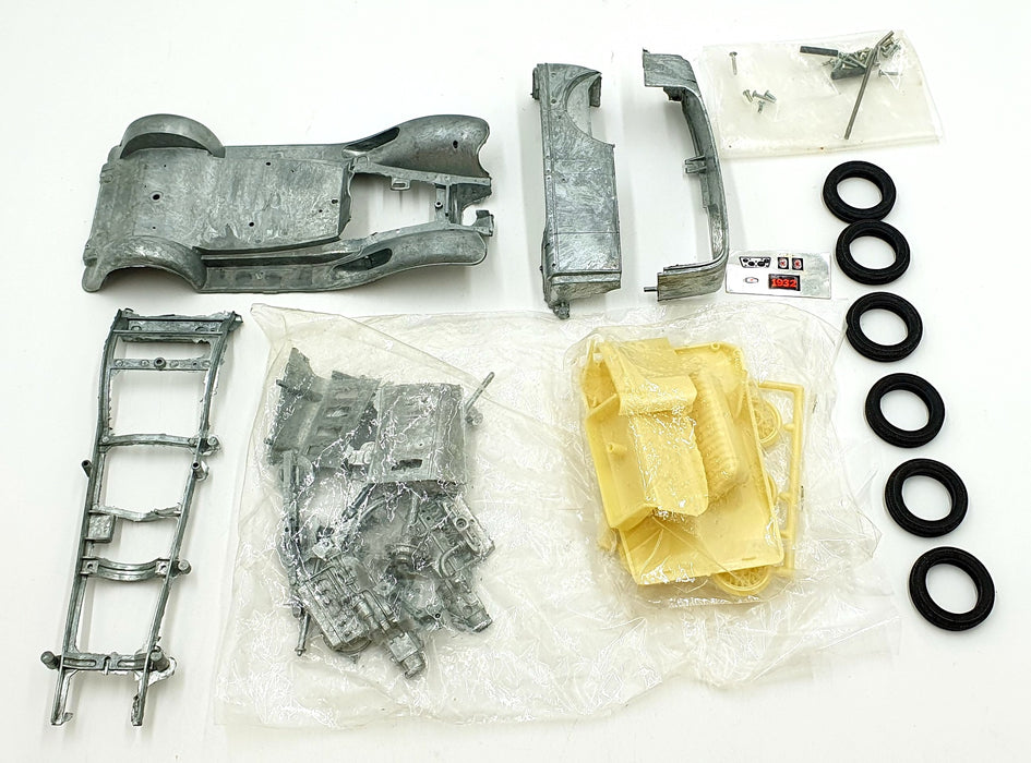 Gabriel 1/20 Scale Unbuilt Metal Kit 4865 - 1932 Chevrolet Phaeton