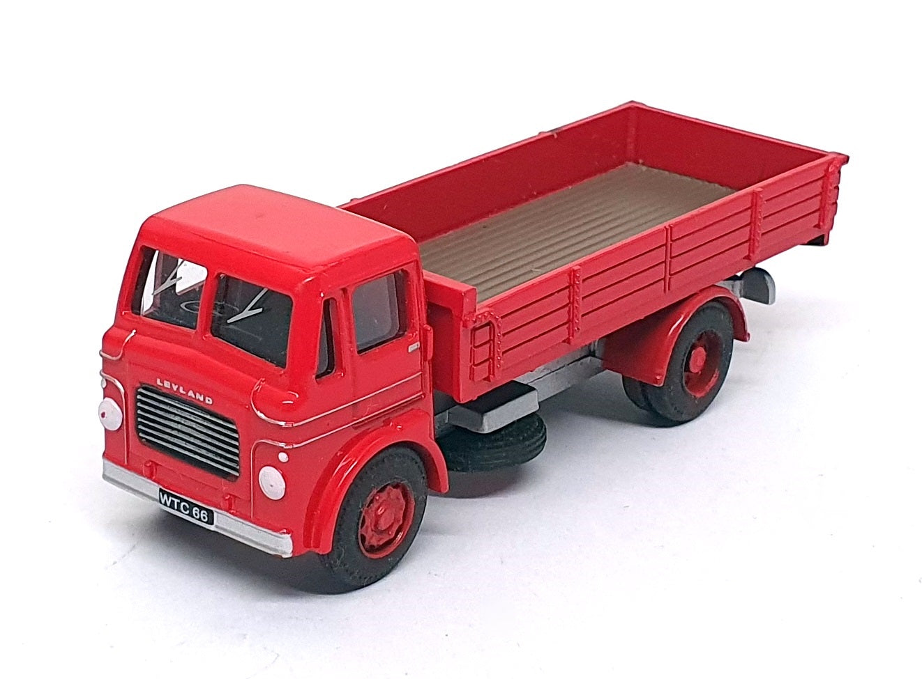 Base Toys 1/76 Scale MS-01R - Leyland Beaver Dropside Truck - Red