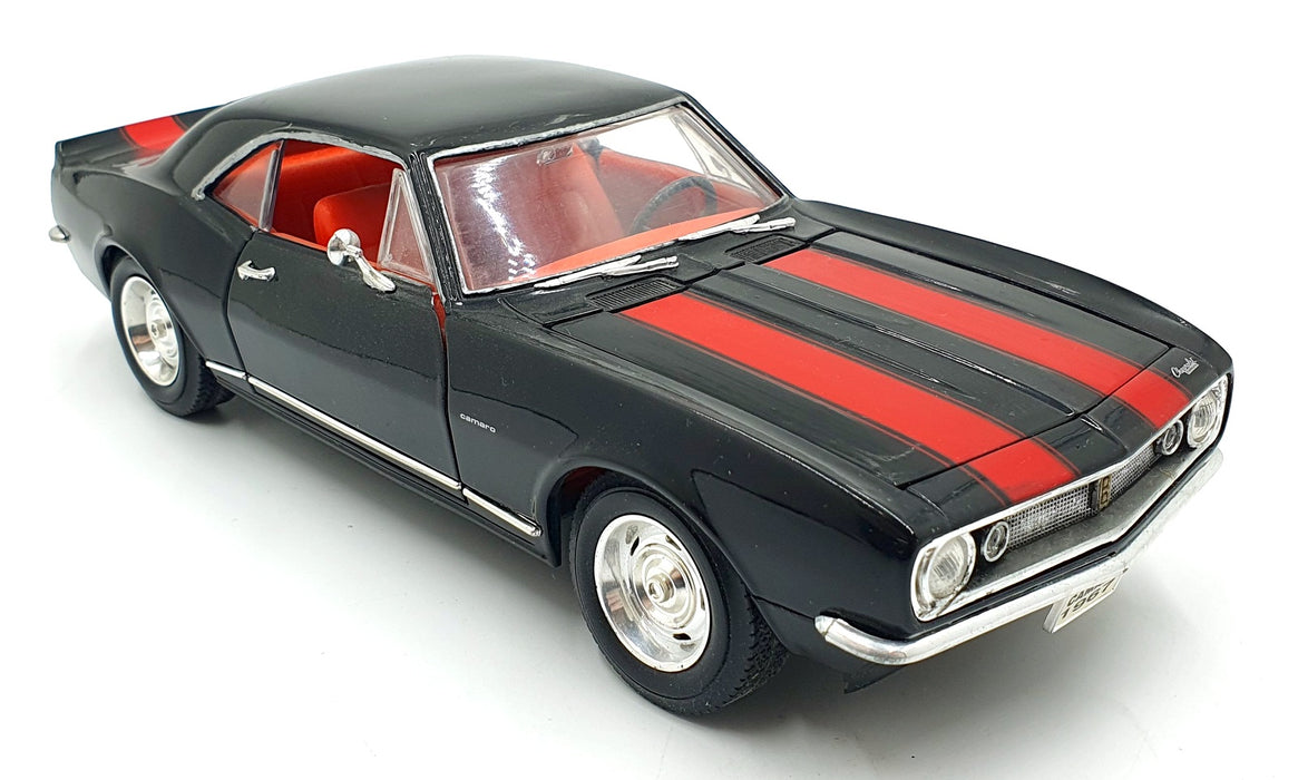 Road Signature 1/18 Scale Diecast 12226A - 1967 Chevrolet Camaro Z28 - Black/Red