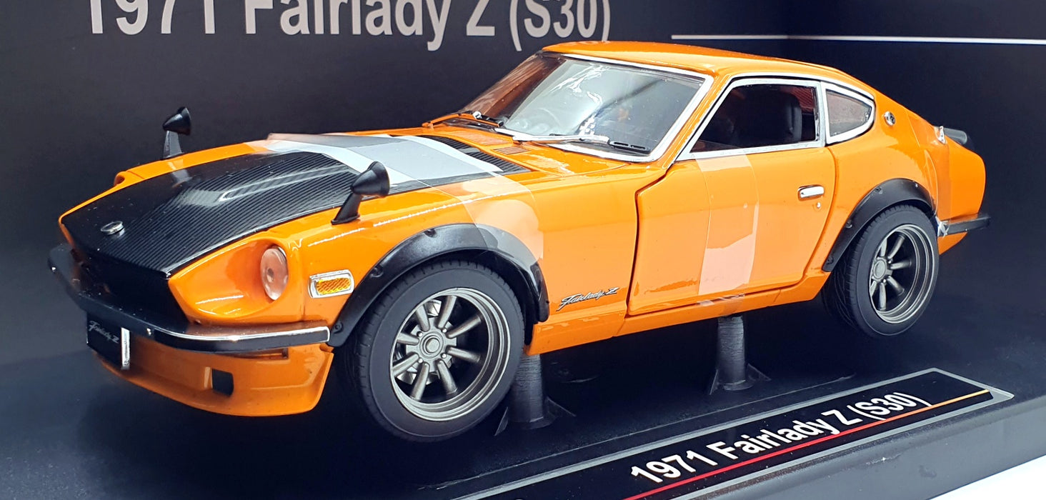 Sun Star 1/18 Diecast 3516R - 1971 Nissan Fairlady Z (S30) - Orange