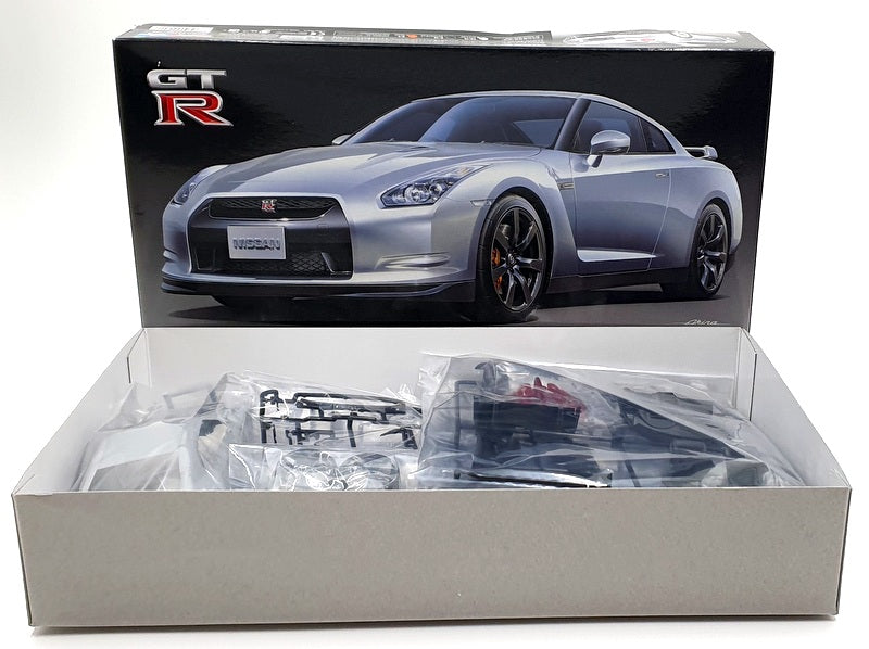 Tamiya 1/24 Scale Model Kit 24300 - Nissan GT-R