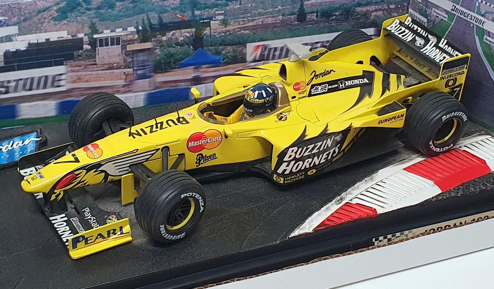 Hot Wheels 1/18 Scale 22822 - F1 Jordan 199 Launch Version Damon Hill F1