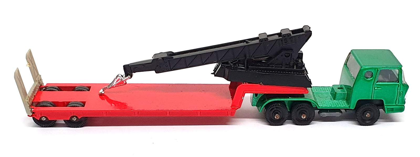 Majorette 1/100 Scale MJ100G - Bernard Truck With Crane Trailer - Green/Red