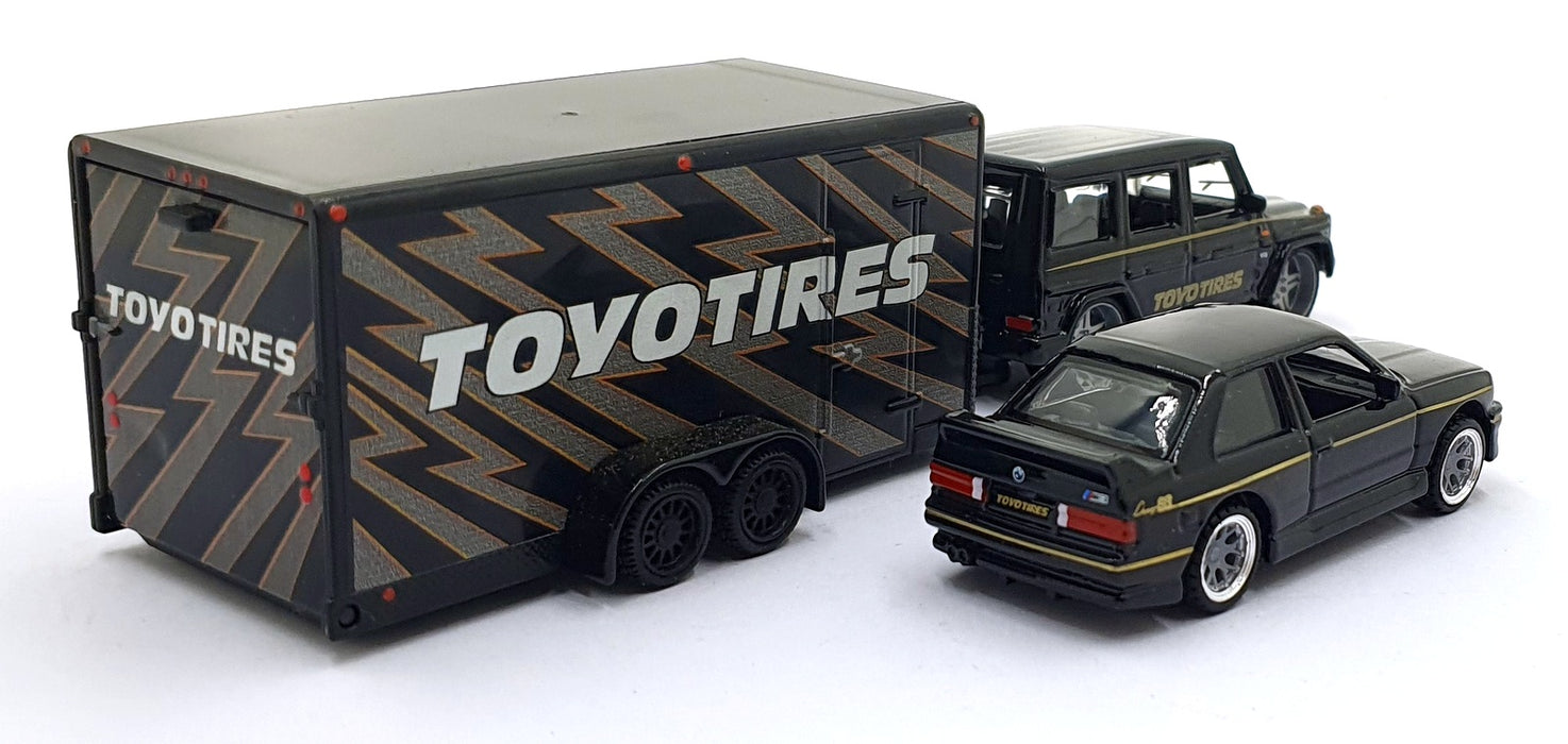 Maisto 1/64 Scale Diecast 11404 - Mercedes-Benz G Class/1988 BMW 3 Series M3