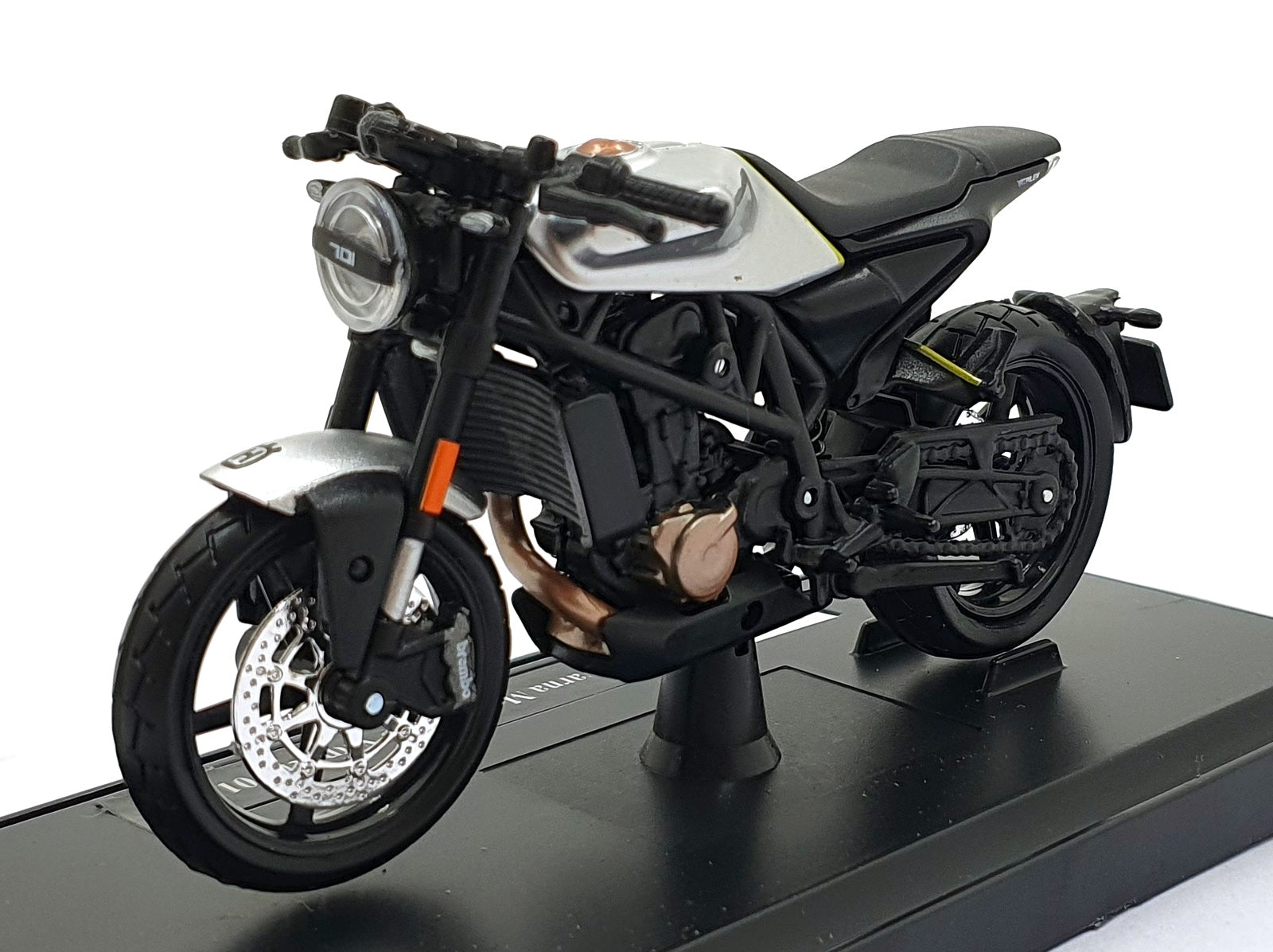 Maisto 1/18 Scale 18854 - 2018 Husqvarna Vitpiten 701 Motorbike - Black/Silver
