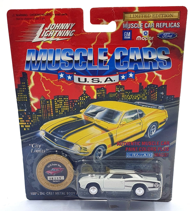 Johnny Lightning 1/64 Scale 200-200 - Muscle Cars USA 1970 Super Bee - Silver